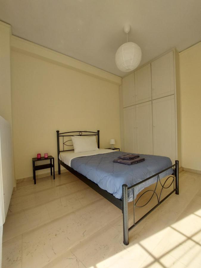 Eleni'S Seafront Apartment Луца Экстерьер фото
