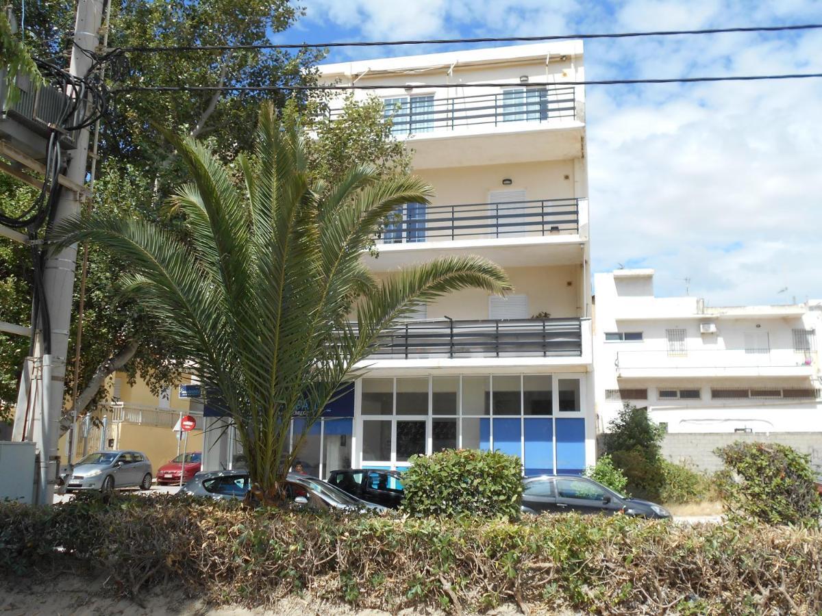Eleni'S Seafront Apartment Луца Экстерьер фото